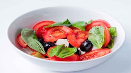 Cannabis caprese – delicious salad recipe